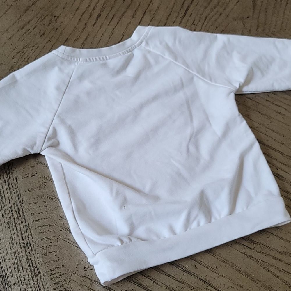 18-24 month girls heart sweater. 🤍 - Picture 4 of 6